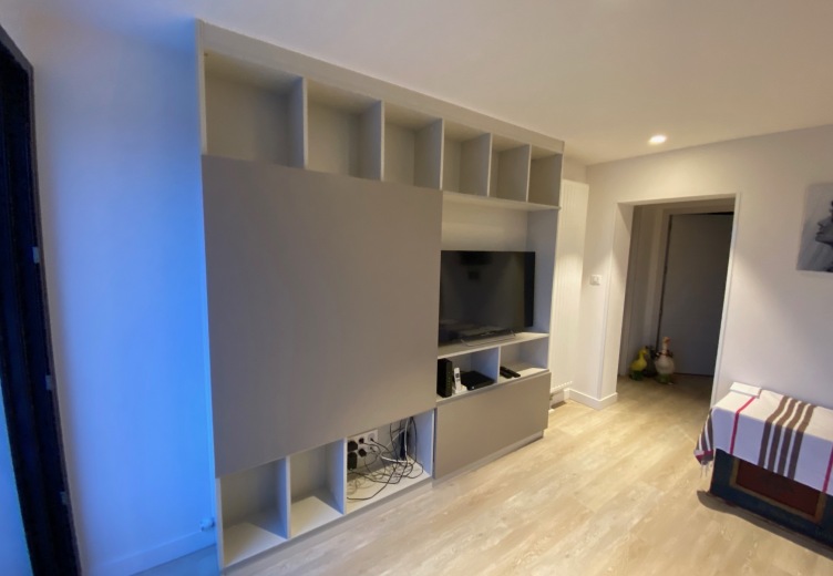 meuble télévision porte coulissante